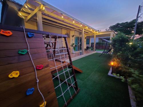 เดอรำพึง De Ramphueng ชายหาดแม่รำพึง ระยอง