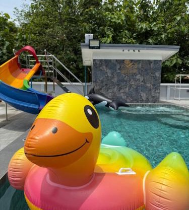 เพชรกล้าพูลวิลล่า