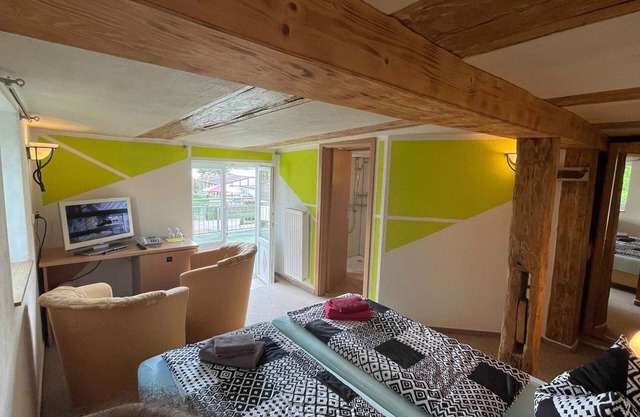 05 double room with terrace and a view of the Dobbertiner See - Insel-Hotel Dobbertin