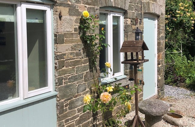 1 bed-Pet Friendly-Parking-Patio-close to coasts