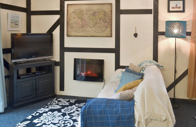 1 bedroom accommodation in Pen-y-Sarn, near Amlwch