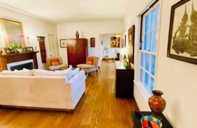 1-bedroom condo in Beverly Hills