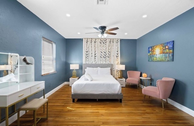 1 bedroom house in charming Hollywood beach with beautiful tropical garden