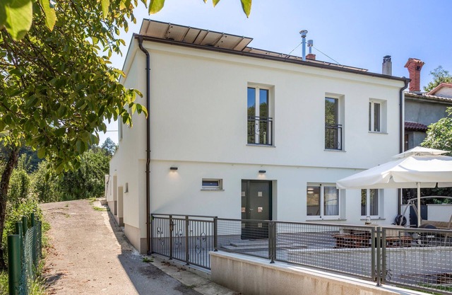 1 bedroom nice home in Lukezi