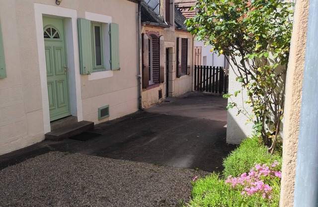 1 bedroom private vacation home in chã¢teaumeillant