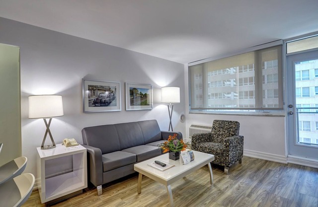 1 bedroom Suite in Downtown Toronto