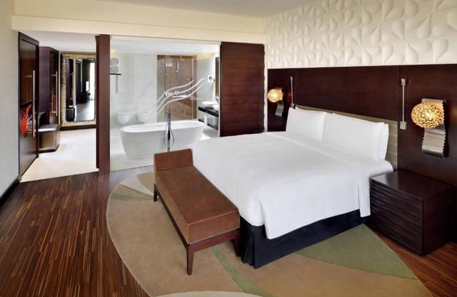 1 Bedroom Suite Near Al Forsan Village