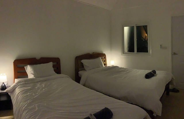 1 bedroom twin bedMarvelous resort with AC in Tambon Na Yung