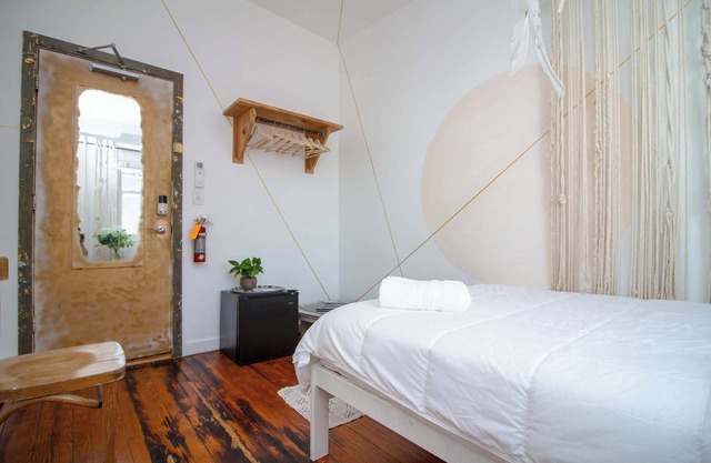 1 BLK from the Beach! The High Tide Studio #1