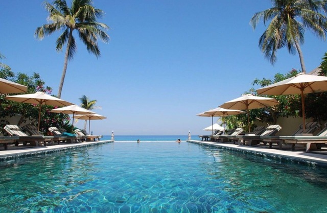 1 BR Villa few steps from the sandy beach