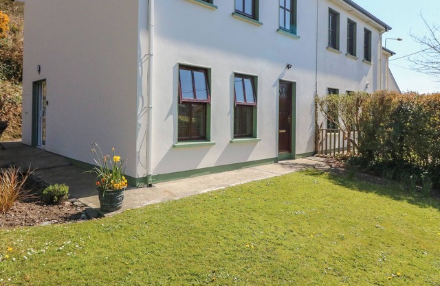 1 CLOSHEEN LANE, pet friendly in Rosscarbery, County Cork
