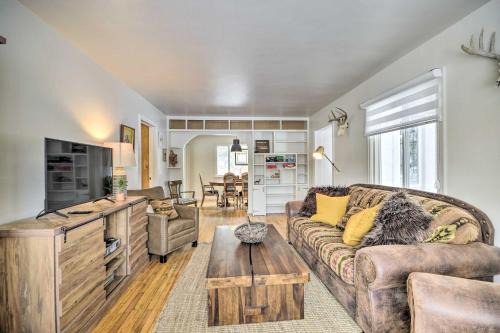 1 Mi to Hot Springs! Central Thermopolis Home