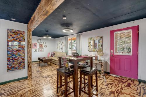 1 Mile To Fsu-artsy Tree-house