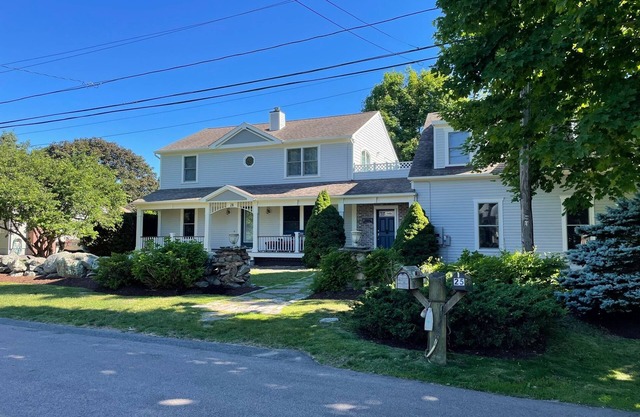 1 mile to Scarborough Beach-CENTRAL AIR! Block Island Ferry, Narragansett, 7 bed