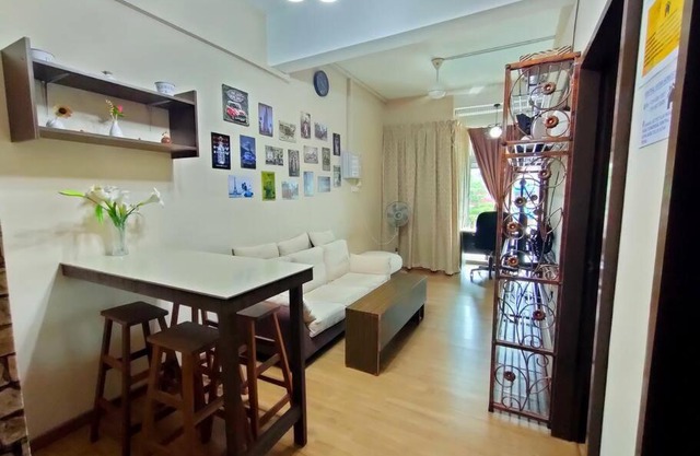 1 MINUTES TO TOWER SENTRAL INTAN HOMESTAY 6 ROOMS