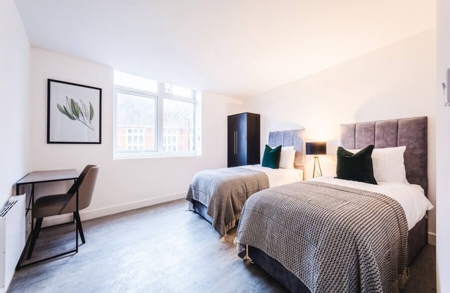1 Regent Circus Apartment Central Location Long Stays