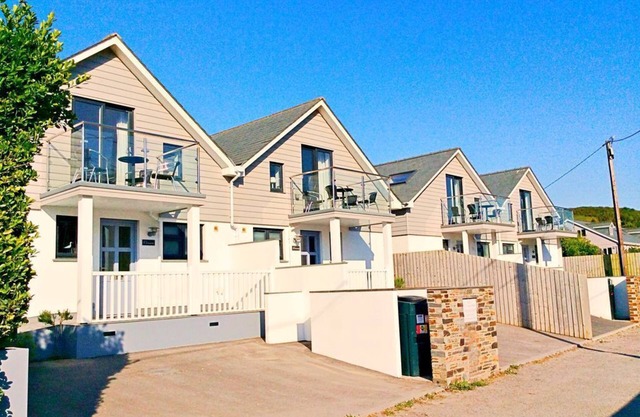 1 The Navigators - Luxury 3 bedroom beach villa only 100 meters to the beach