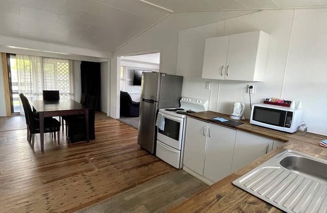 100% mineral pools & chlorinated pool available. 30min drive to Whakapapa