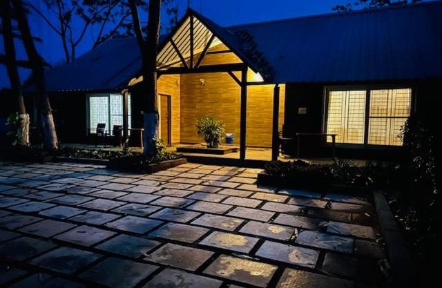 1000 SILVERS -Farm Stay