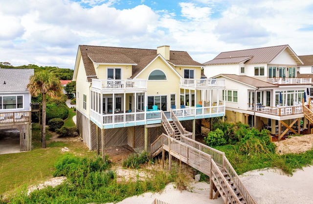 1015 E Arctic - Dolphins Folly - All Oceanfront Bedrooms with Porch