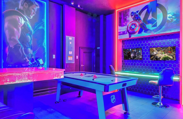 10461 Amazing 5BD Family Townhouse at Paradiso Grande!