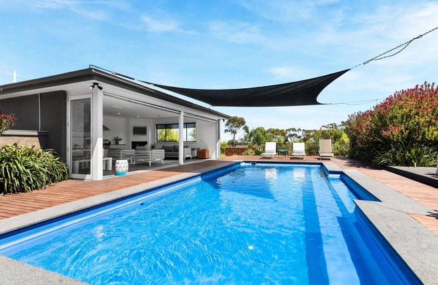 10BR for 20 Person reedylake farmstay