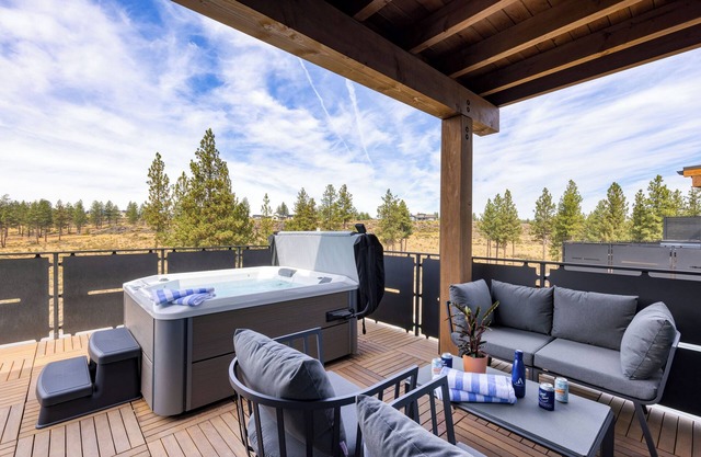 1119 Aerie #300 | Hot Tub and Mountain View