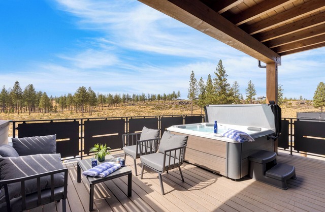 1131 Aerie #200 | Balcony + Private Hot Tub