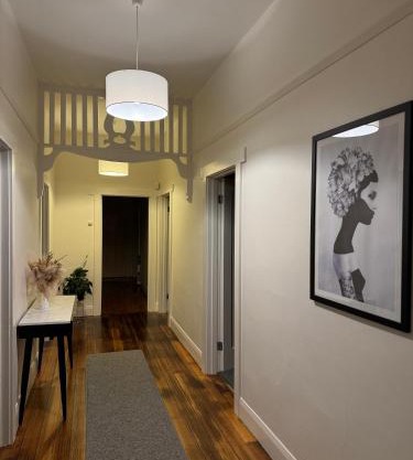 11Eardley - 2bedroom house - Free parking - 3 minutes from CBD