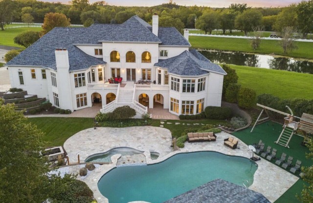 12,000 SF Mansion w/Pool & Lakeview