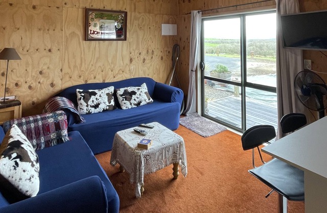 12 mins to Hampton Downs, 10 mins to the dragway and 25 mins to Pukekohe Park.