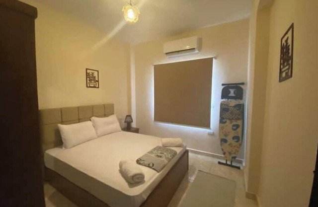 123 · 2BR townhouse, 1 bath, yard