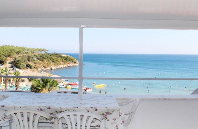 13 Beachside Seaview Apartments