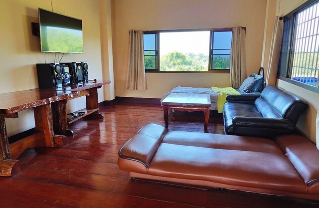 14,400 sq.m. Charming 2-bedroom house Doiluang view