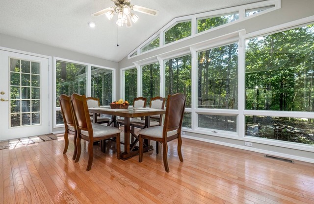 14 Guindola Way - A nicely remodeled, furnished home with great views of Lake