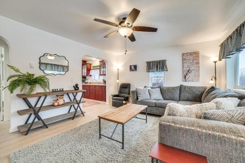 17 Mi to Nubs Nob Cozy Home with Fireplace