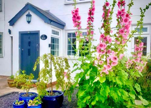 18th Century Cottage Stunning Farmland Views Stratford Upon Avon