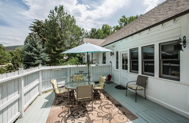 1908 Remodeled Home-Cozy, Relaxing, Private, Surrounded by Nature