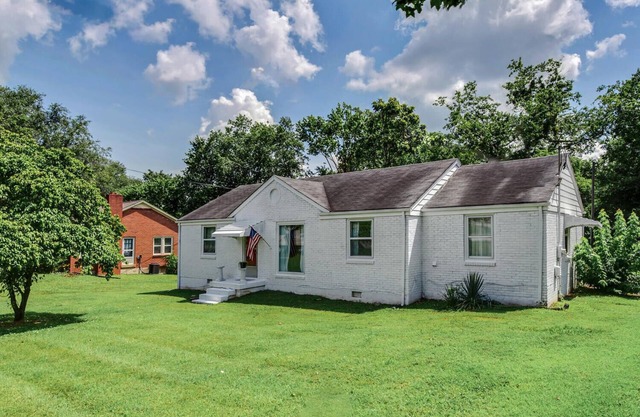 1950's Brick Rancher - 4 Bedroomn