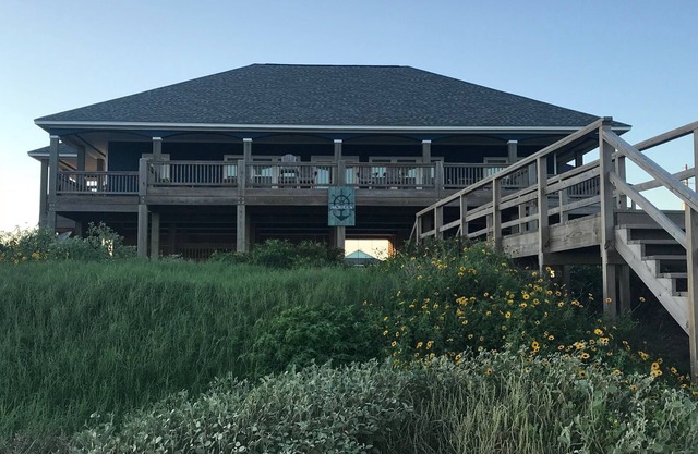 1AmazingView Beachfront home - Sleeps 26 Crystal Beach 9 yrs of 5-Star Reviews