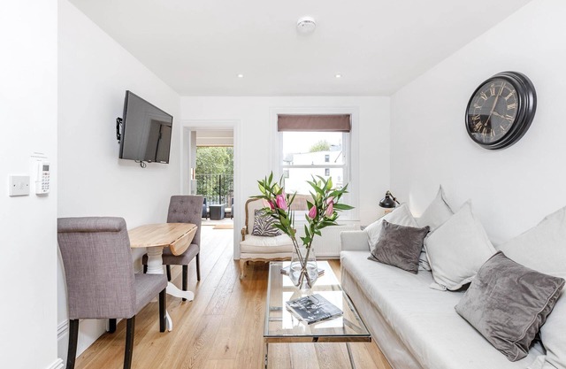 1Bed Apartment - Convenient Location - PetsAllowed