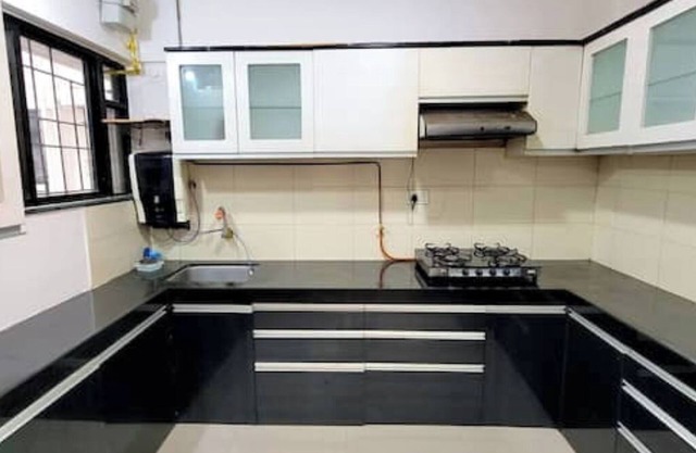 1BHK AC Suite with Kitchen at Hi St