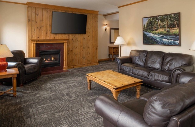 2 Balconies: Enjoy a Beautiful Atmosphere at Our Rustic Lodge-Styled Stay