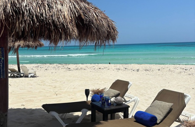 2 Bdrs. Villa with Pool & Beach 100 mt, Air Conditioning ,Wi-fi, Chef & Staff