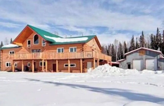2 Bed/1Bath Triplex Log Cabin - Unit B