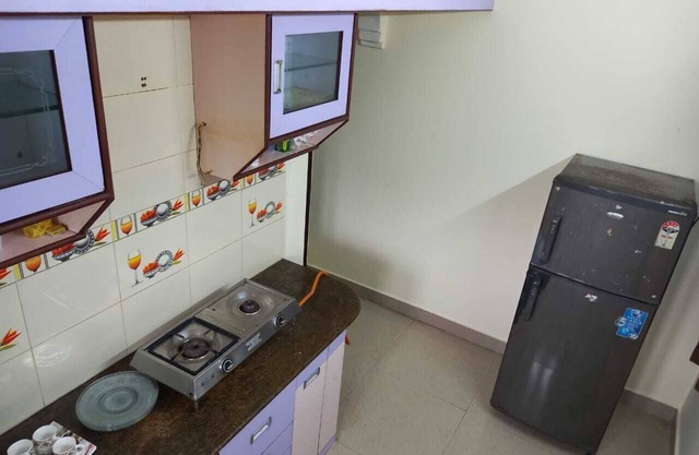 2 Bed, 2 Bath Aptmt with AC, water heater, TV, 24x7 Internet, Fridge, Gas Stove