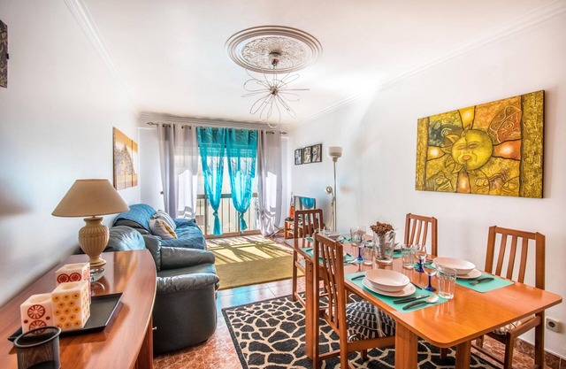 2 bed apartment in Perfect location to Enjoy Lisbon Sintra Cascais 1200m metro