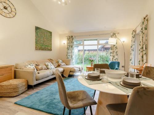 2 Bed in Gower 91725