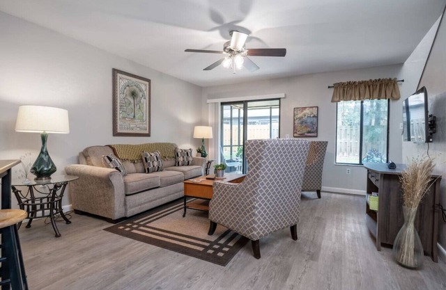 2 bedroom/1.5 bathroom condo Butler plaza