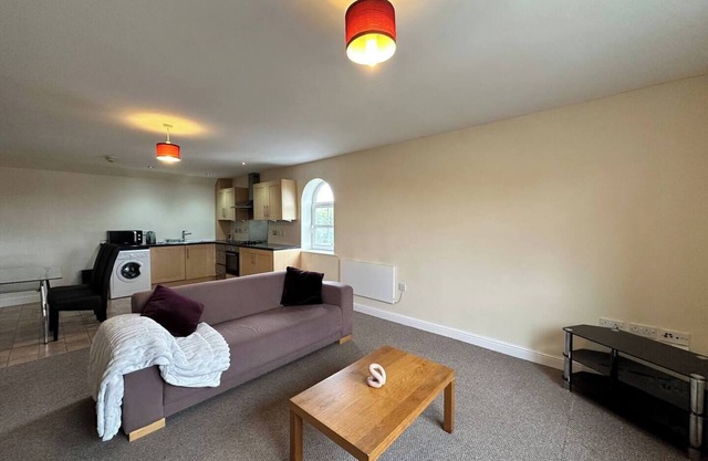 2 Bedroom, 2 Bathrooms Apartment with Free parking